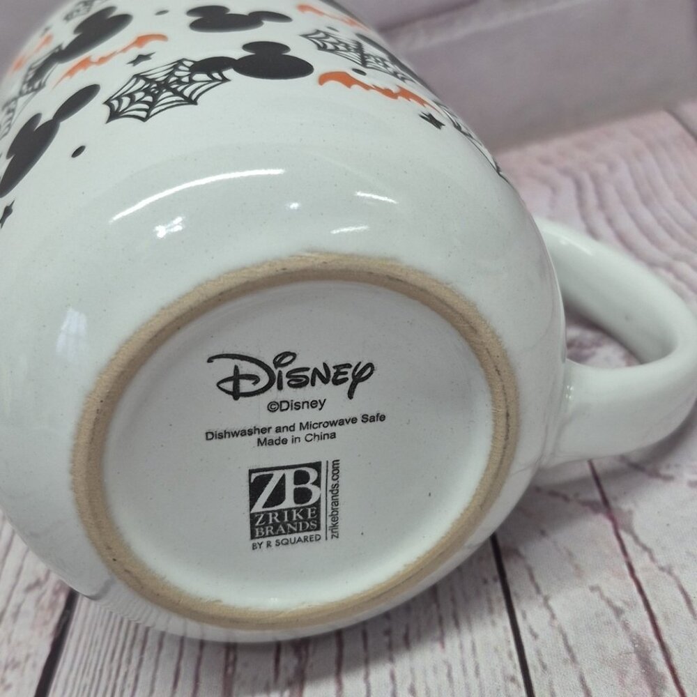 Disney Mickey Mouse 16oz Bats Spider Webs Halloween Ceramic Mug, New - Picture 4 of 4